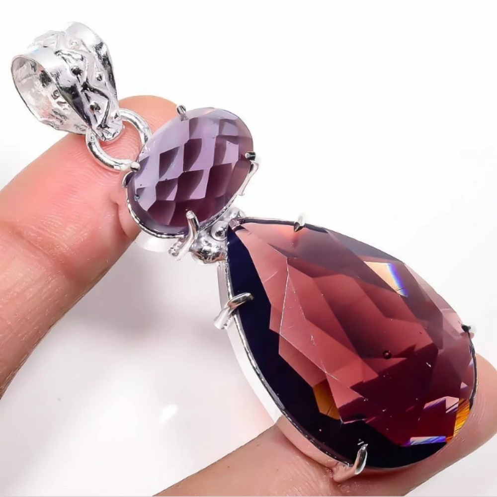FINAL PRICE DROP! Gorgeous Amethyst Color Pendant